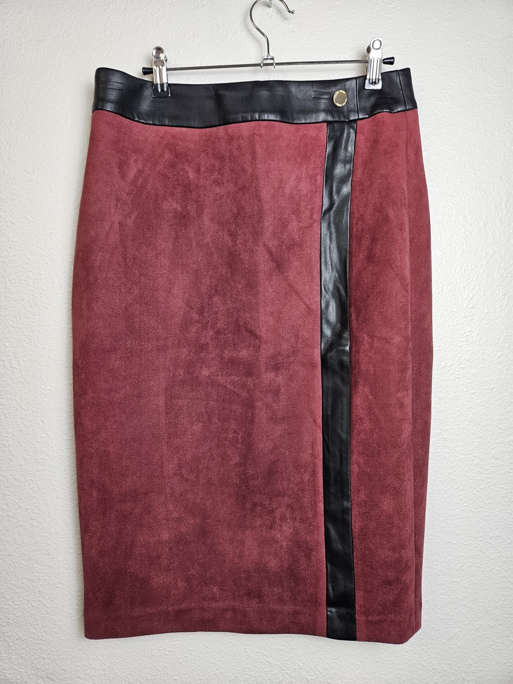 Ivanka Trump Burgundy Suede Pencil Skirt with Black Trim and Gold Button Size 6